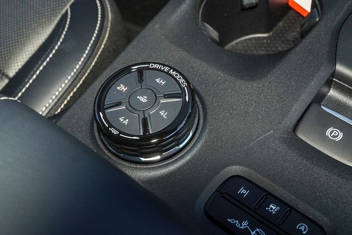 2025 Ford Everest Platinum