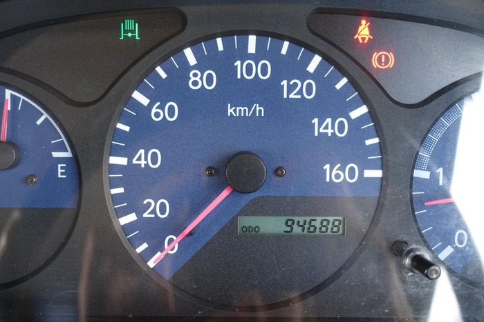 2001 Hino DUTRO Mono White