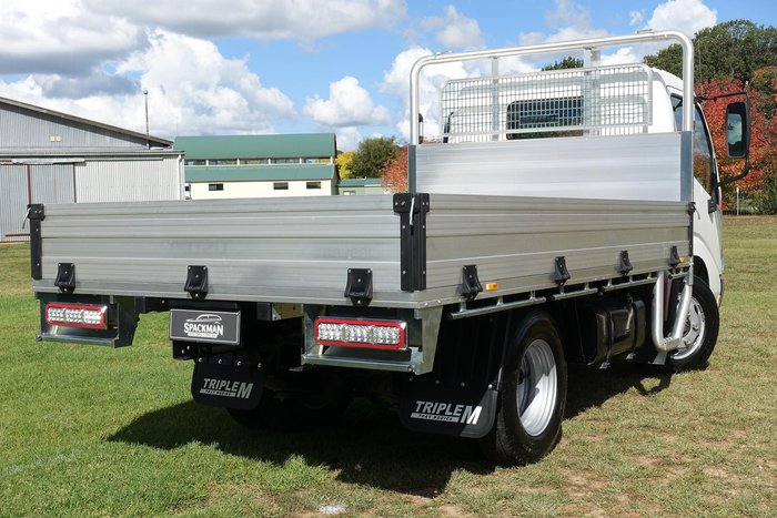 2001 Hino DUTRO Mono White