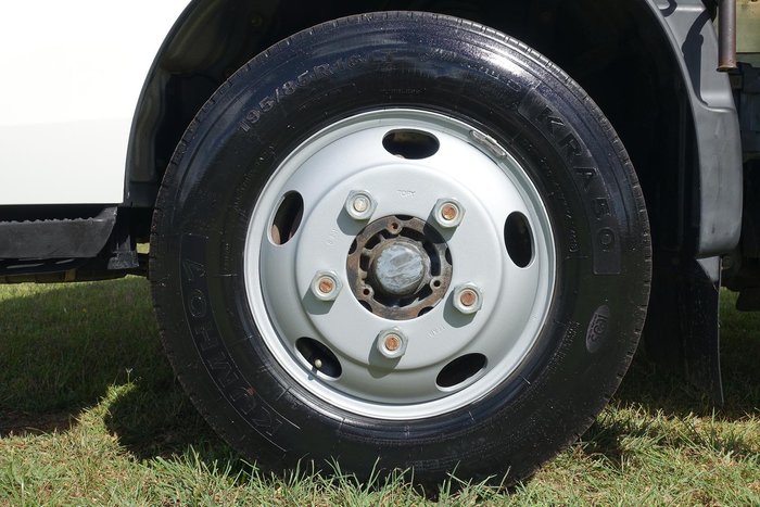 2001 Hino DUTRO Mono White