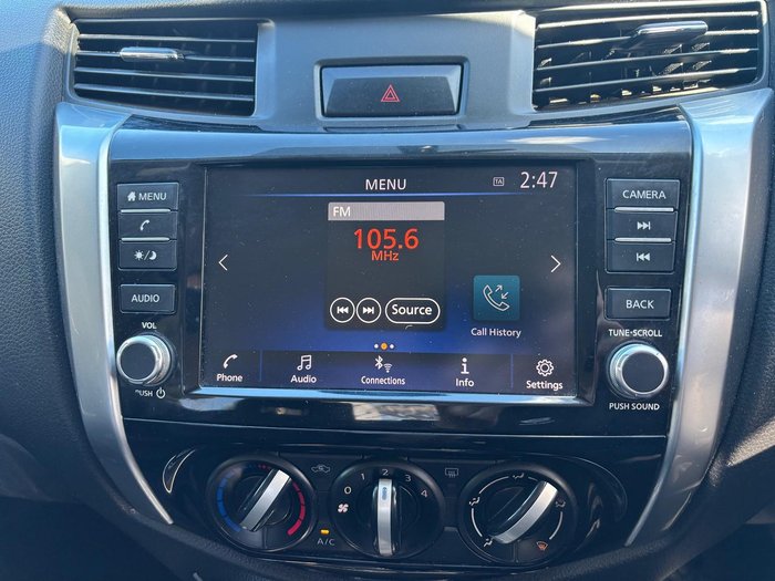 2021 Nissan Navara SL