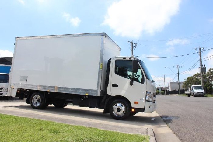 2021 Hino 300 Series 616 WHITE