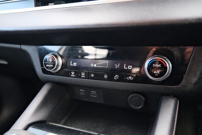 2024 Mitsubishi Outlander ES