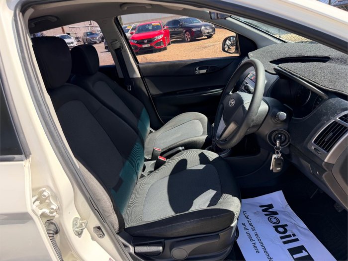 2012 HYUNDAI i20 ACTIVE PB MY12 White