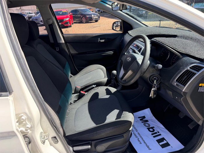 2012 HYUNDAI i20 ACTIVE PB MY12 White