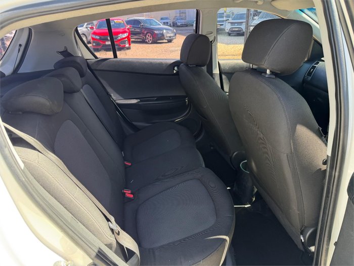 2012 HYUNDAI i20 ACTIVE PB MY12 White