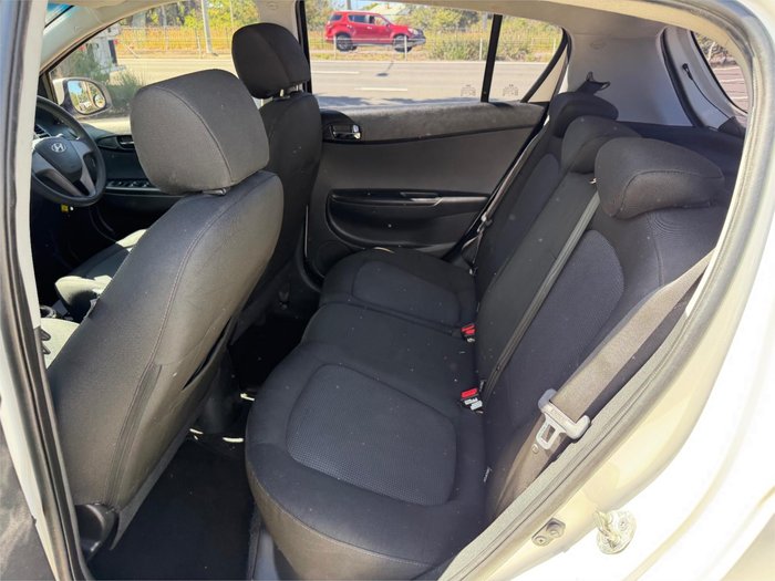 2012 HYUNDAI i20 ACTIVE PB MY12 White