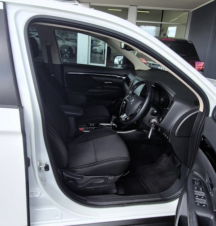 2020 Mitsubishi Outlander ES