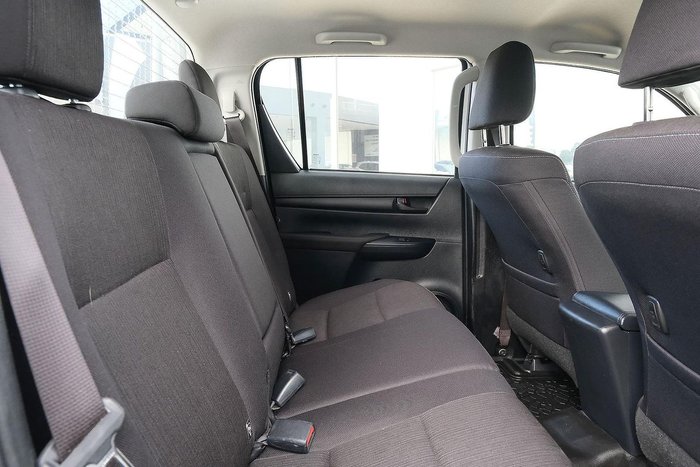 2024 Toyota Hilux SR 48V