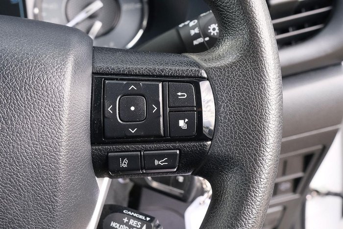 2024 Toyota Hilux SR 48V