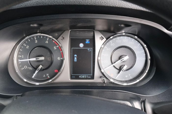 2024 Toyota Hilux SR 48V