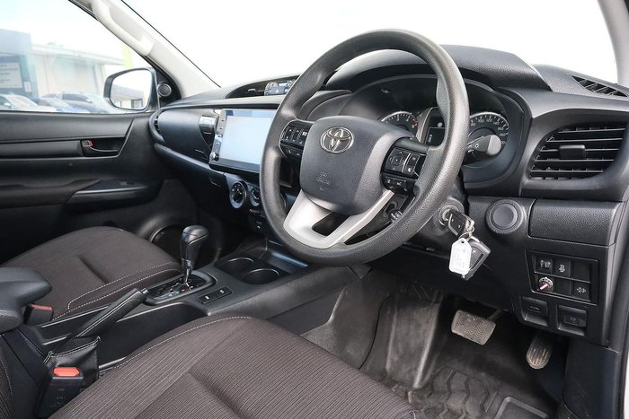 2024 Toyota Hilux SR 48V