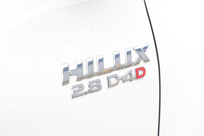 2024 Toyota Hilux SR 48V