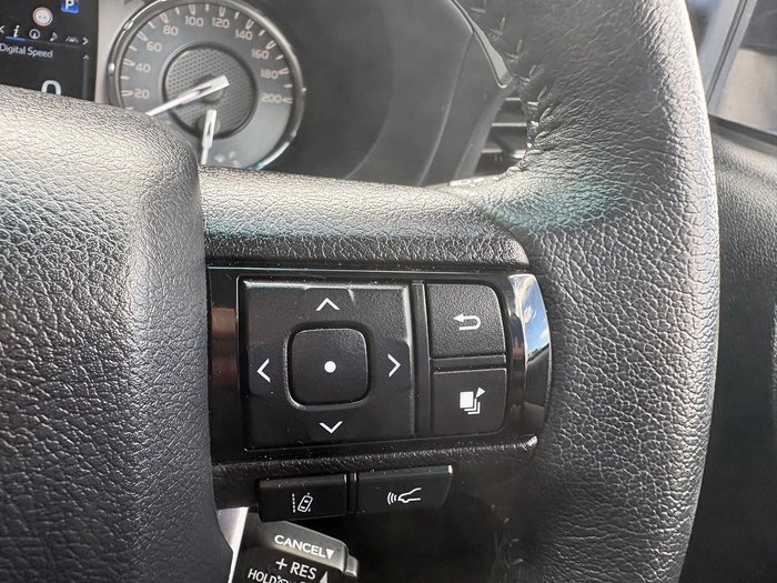 2023 Toyota Hilux SR5