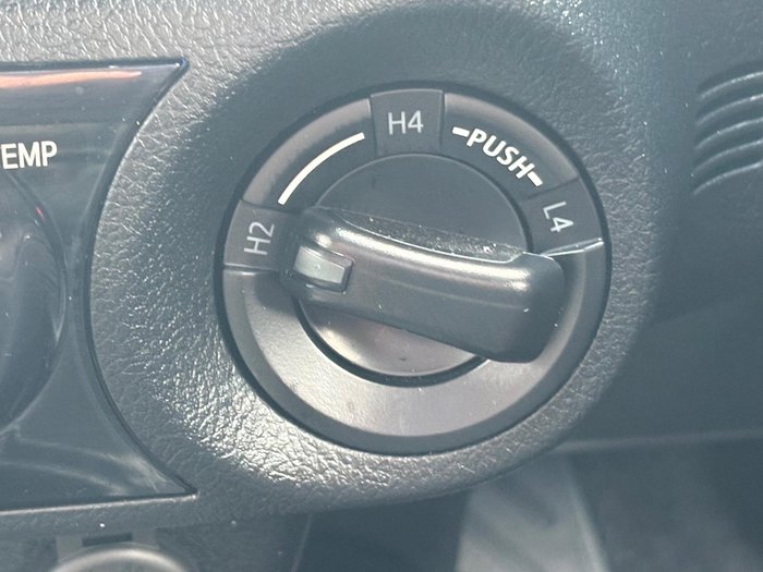 2023 Toyota Hilux SR5