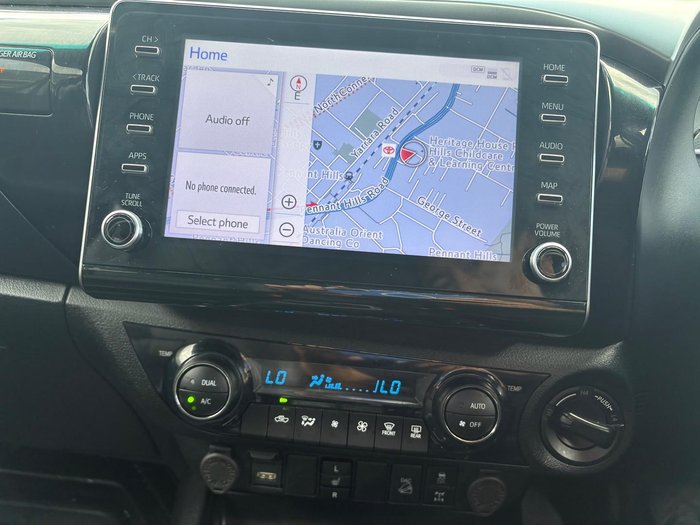 2023 Toyota Hilux SR5