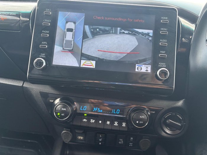 2023 Toyota Hilux SR5