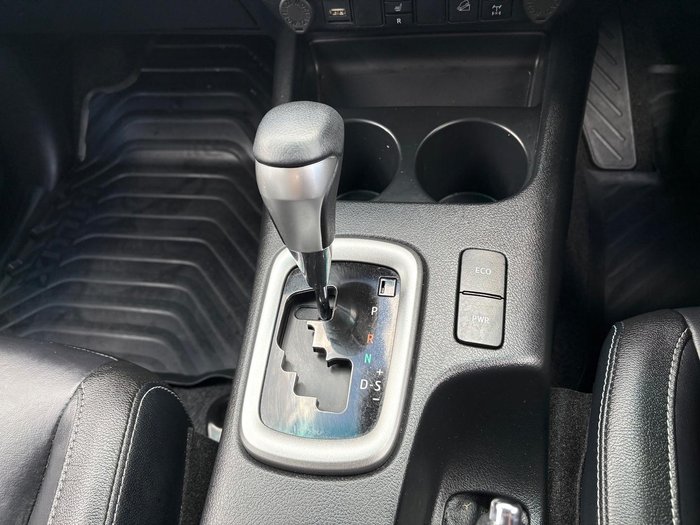 2023 Toyota Hilux SR5