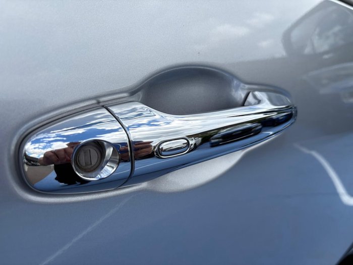 2023 Toyota Hilux SR5