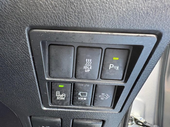 2023 Toyota Hilux SR5