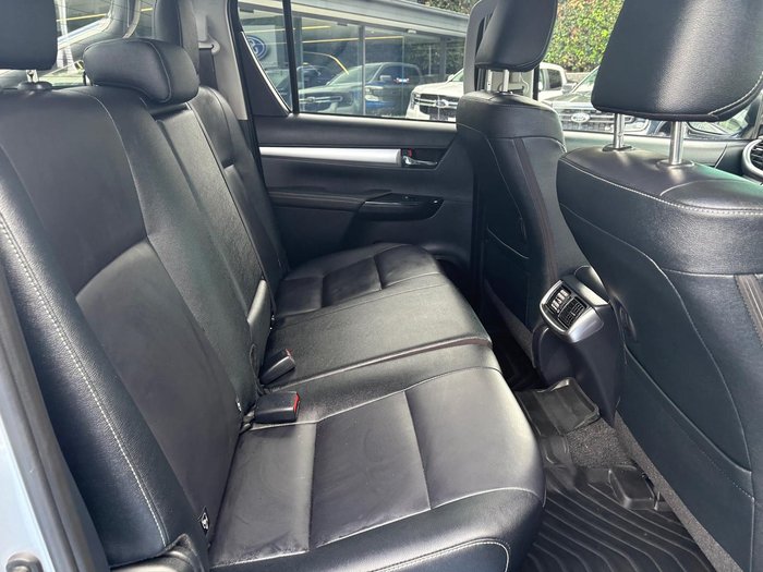 2023 Toyota Hilux SR5