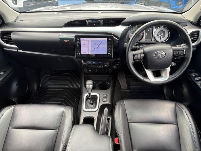 2023 Toyota Hilux SR5