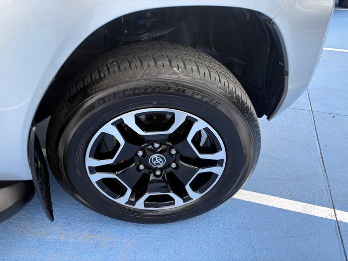 2023 Toyota Hilux SR5