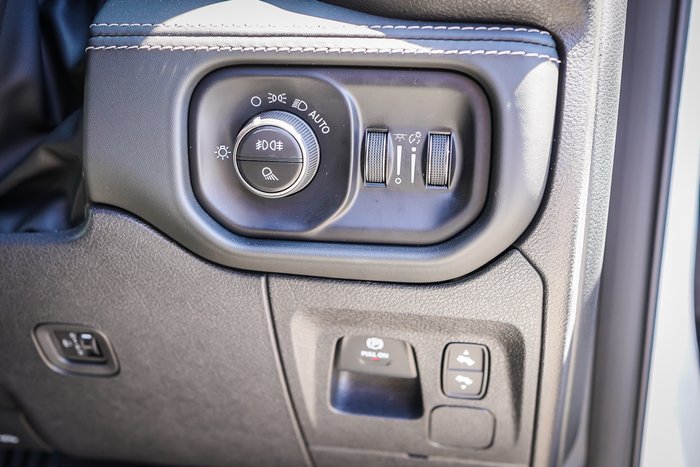2025 RAM 1500 Laramie Sport Hurricane SO RamBox
