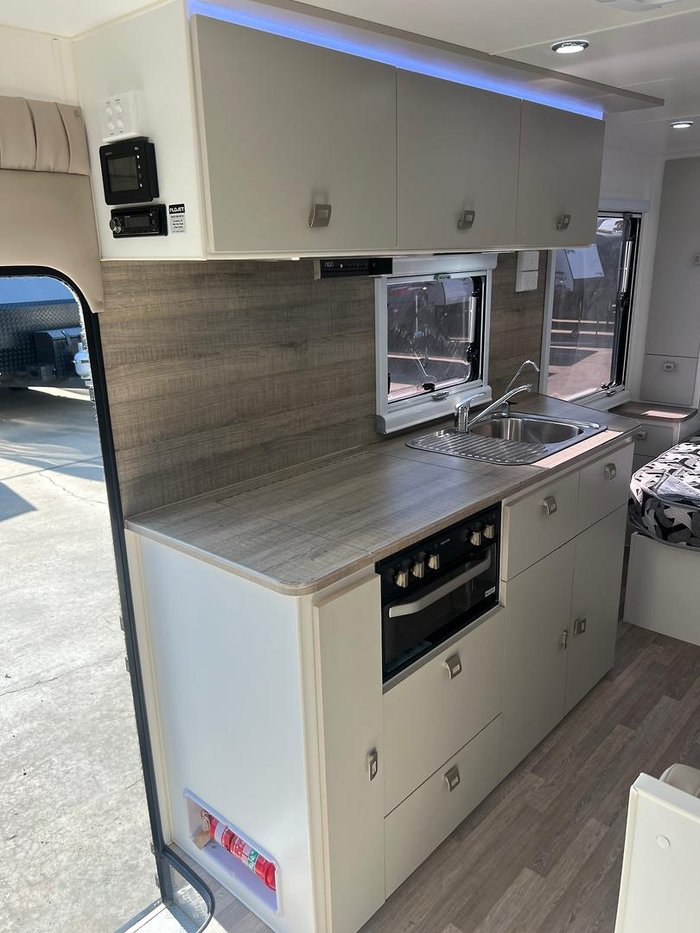 2023 Design RV Forerunner Van 1-1, 18'8''