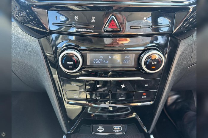 2025 Mahindra XUV3XO AX7L