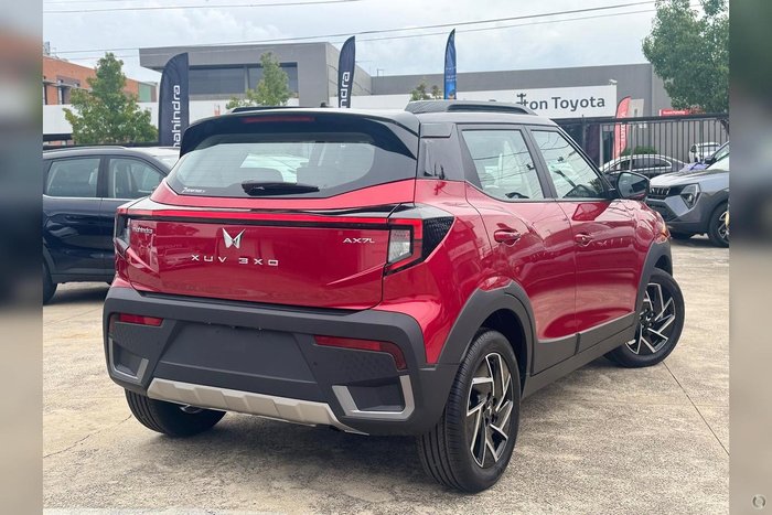 2025 Mahindra XUV3XO AX7L