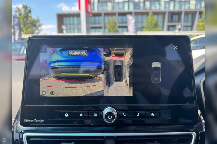 2025 Mahindra XUV3XO AX7L