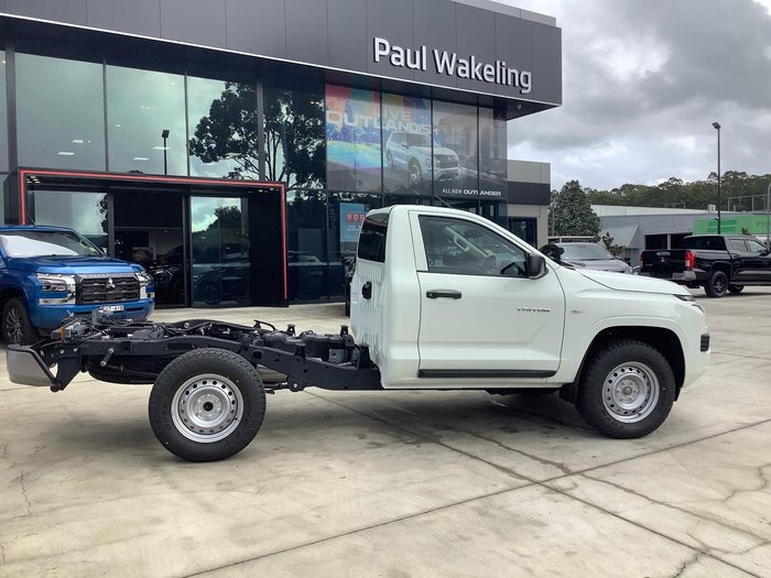 2025 Mitsubishi Triton GLX