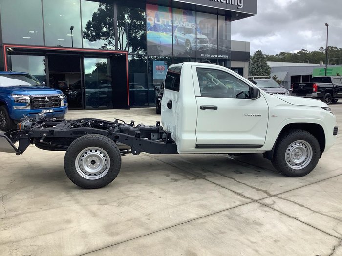 2025 Mitsubishi Triton GLX
