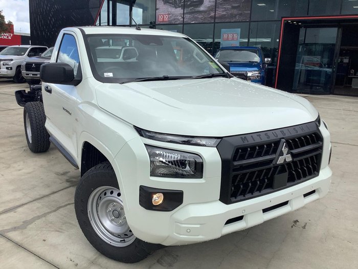 2025 Mitsubishi Triton GLX