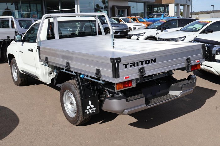 2025 Mitsubishi Triton GLX