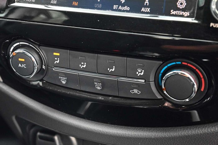 2019 Nissan Navara SL