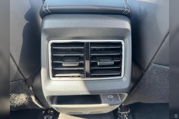 2025 Mahindra XUV3XO AX7L