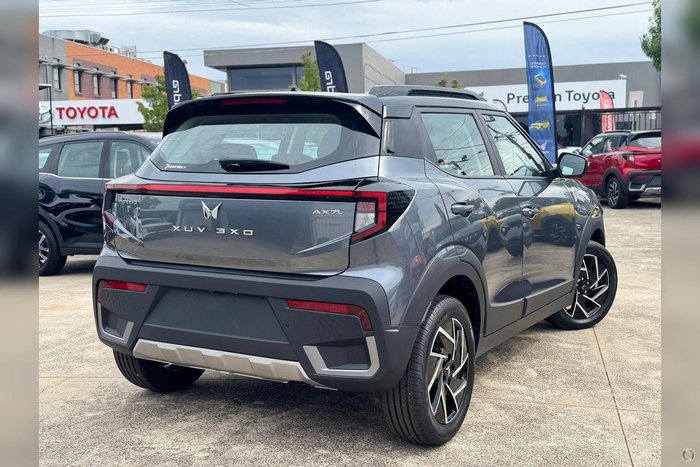 2025 Mahindra XUV3XO AX7L