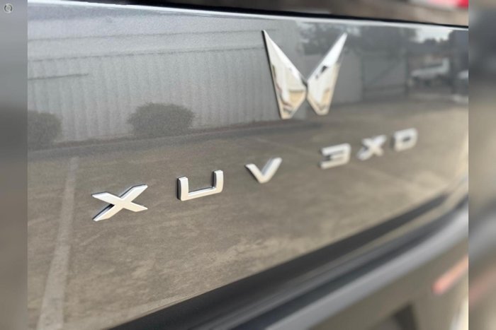 2025 Mahindra XUV3XO AX7L