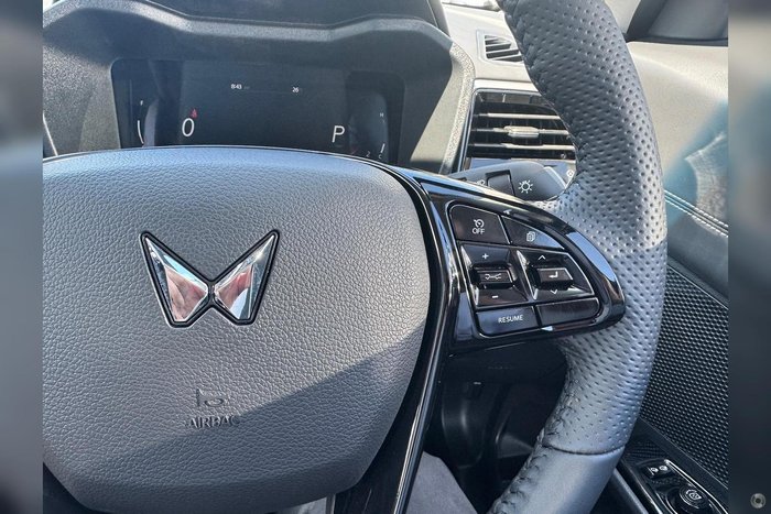 2025 Mahindra XUV3XO AX7L