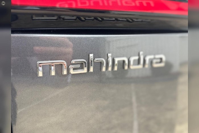 2025 Mahindra XUV3XO AX7L