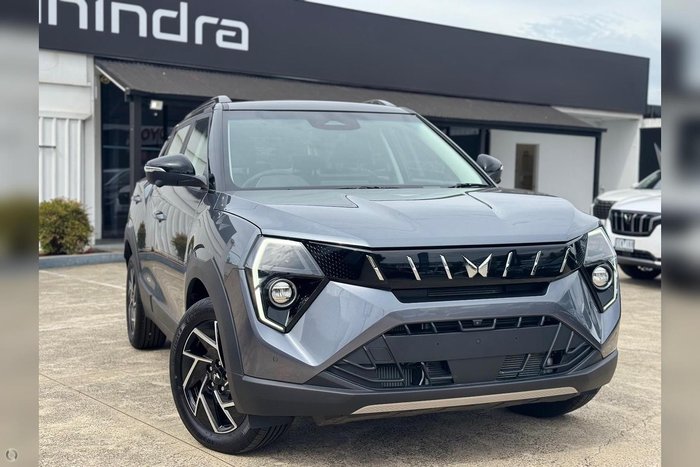 2025 Mahindra XUV3XO