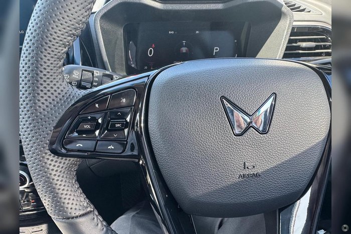 2025 Mahindra XUV3XO AX7L