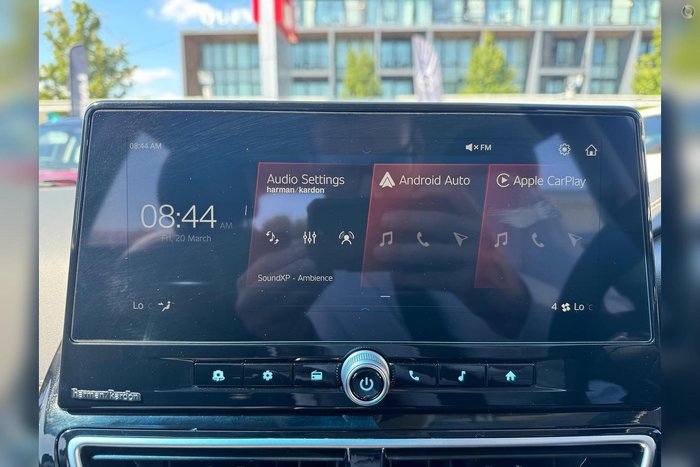 2025 Mahindra XUV3XO AX7L