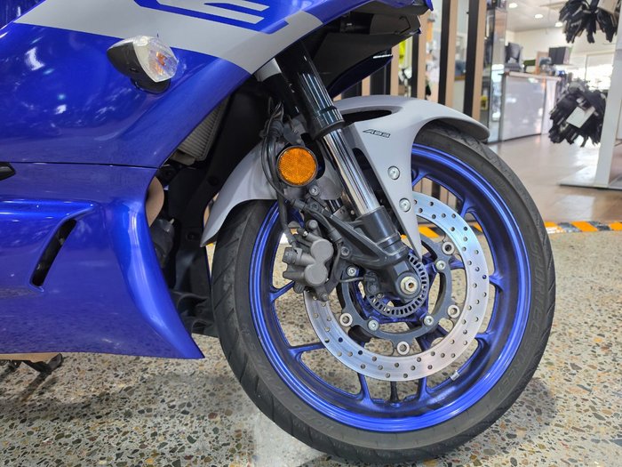 2020 Yamaha YZF-R3 BLUE
