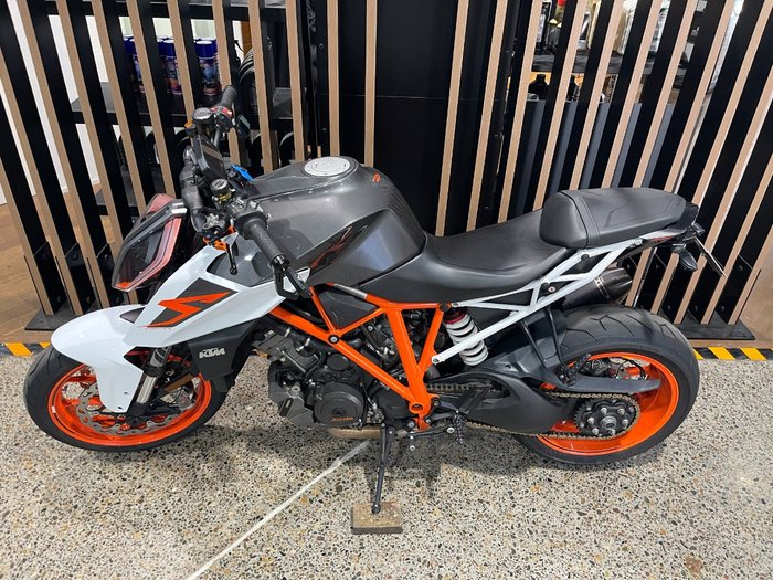 2017 Ktm 1290 SUPER DUKE R White/Grey