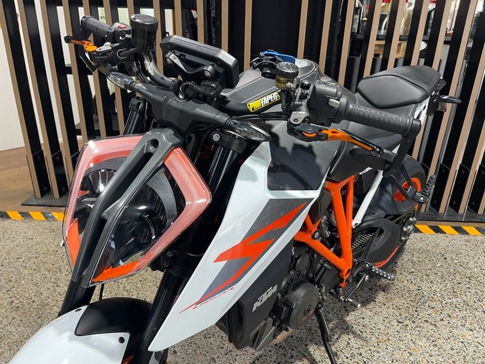 2017 Ktm 1290 SUPER DUKE R White/Grey
