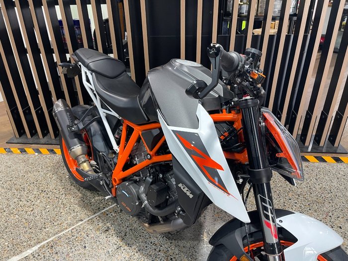 2017 Ktm 1290 SUPER DUKE R White/Grey