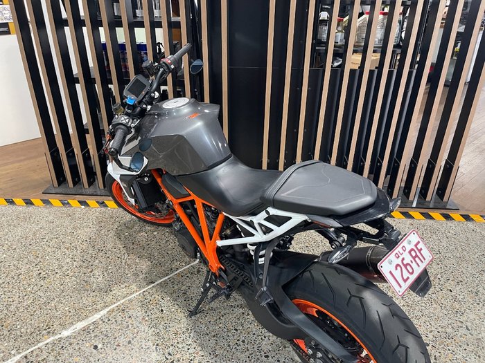 2017 Ktm 1290 SUPER DUKE R White/Grey